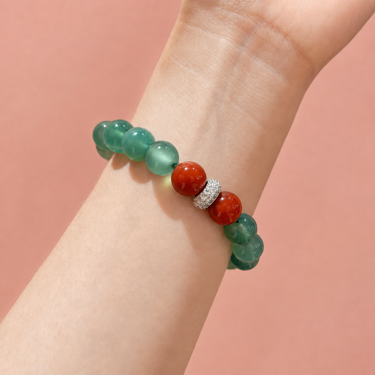 Green Agate Beaded Bracelet by Wu Yunhua - Qingluan Zhuozhu wrist photo